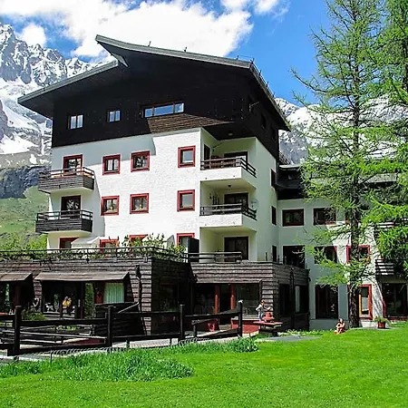 Hotel Retreat, Slopes Of Cervinia Valtournenche